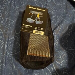 NWT Black Diamond Momentum Kids One Size Kingfisher Harness Climbing Gear